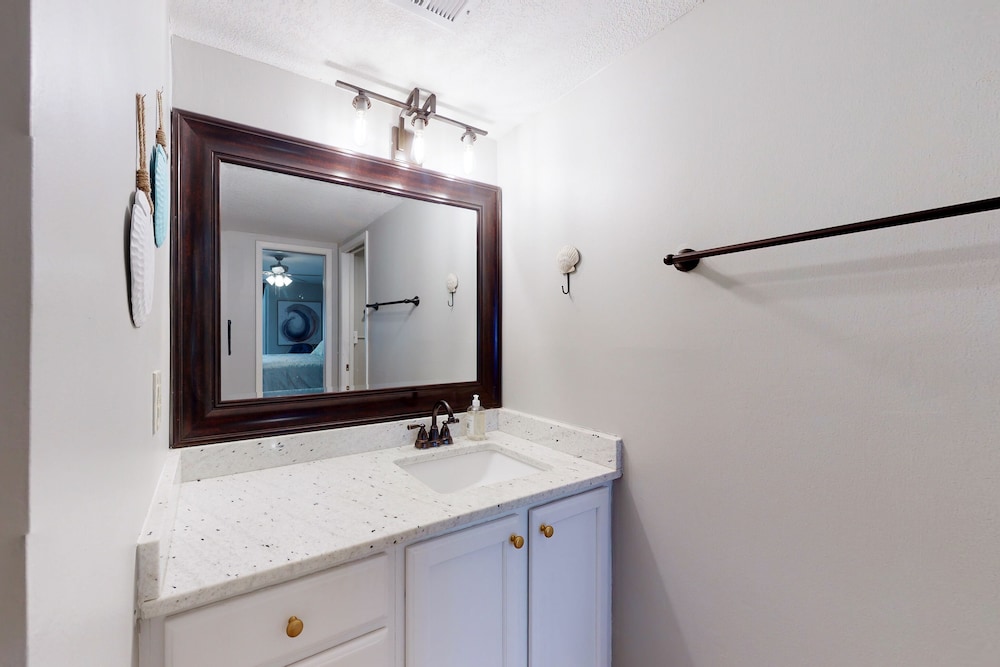 Family Condo, 3 Bedrooms, Balcony, Beach View photo 3