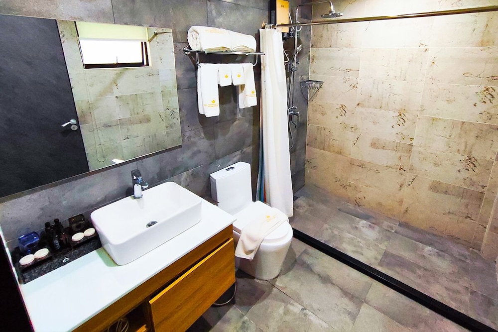 Family Room - Photo 8