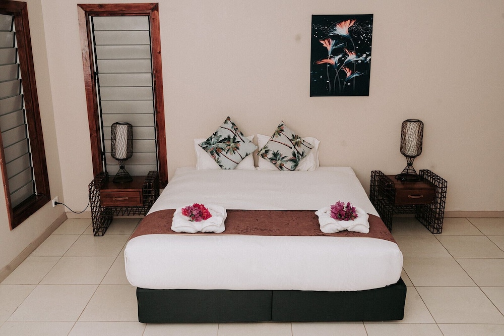 Exclusive Apartment, 3 Bedrooms, Balcony, Garden View photo 1