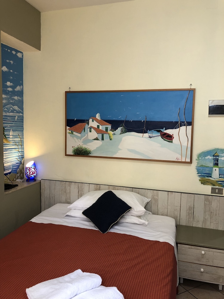 Standard Single Room - Photo 8