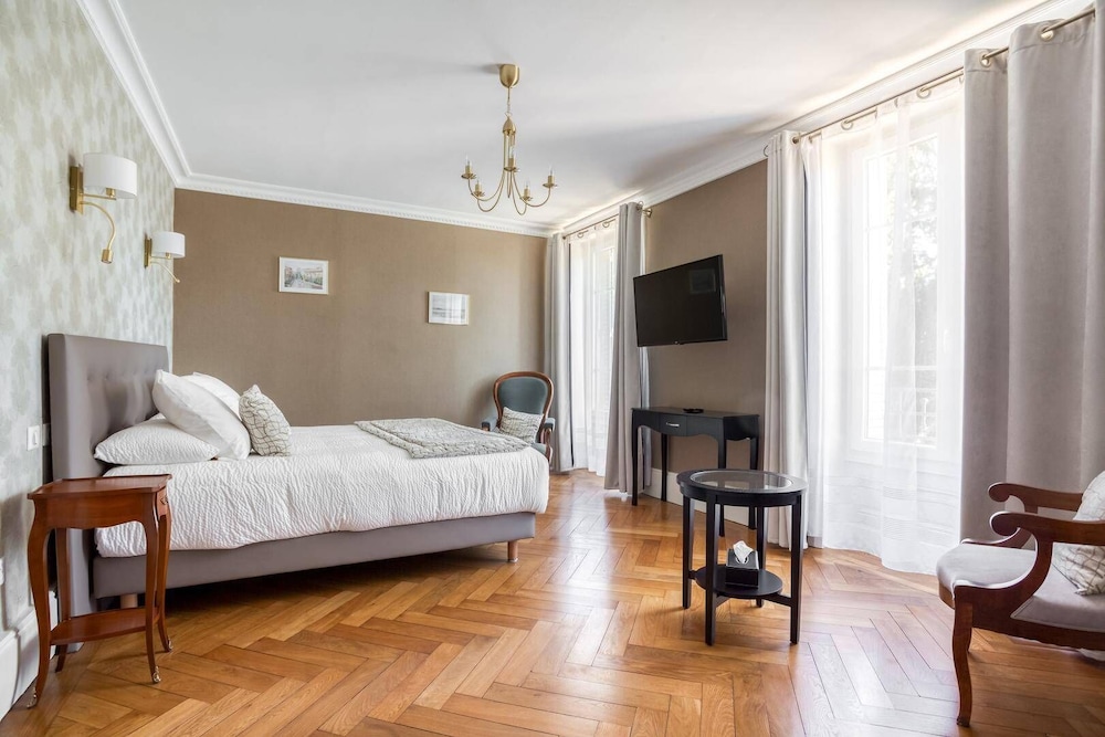 Double or Twin Room, Ensuite, River View (Cedre) photo 3