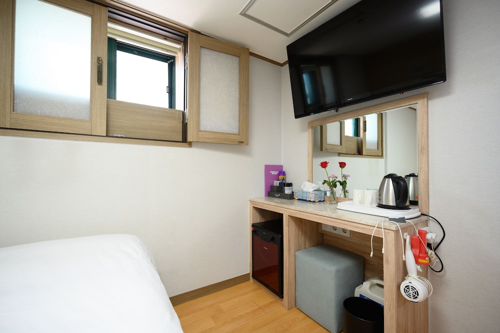 Deluxe Double Room, 1 Queen Bed — the supplier's photographs — photo 4