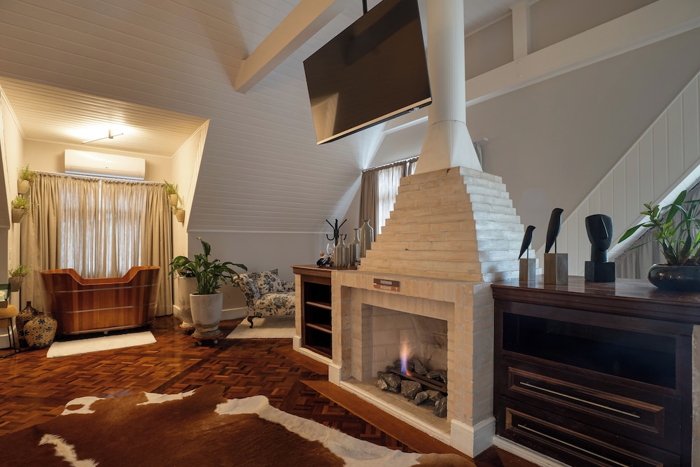 Suite Family Room photo 2
