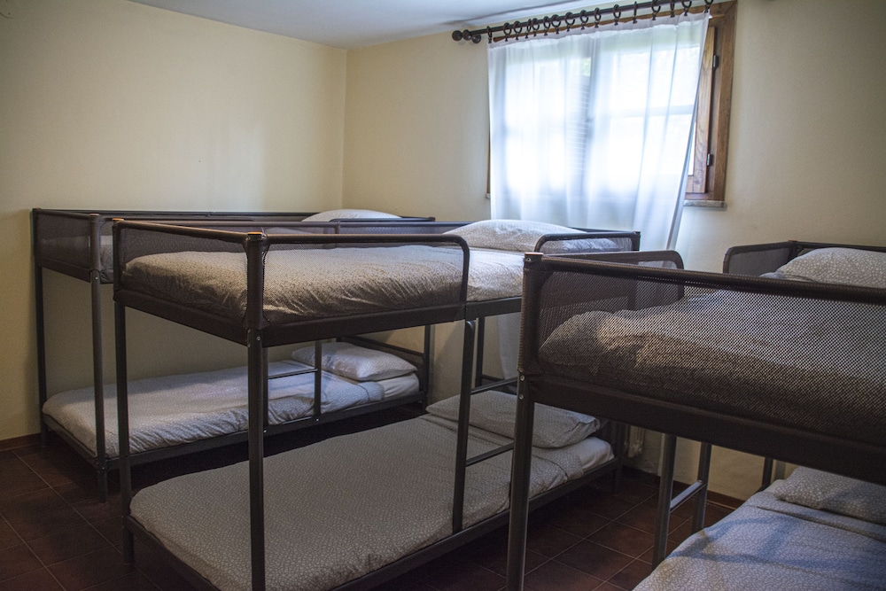 Economy Room, Mixed Dorm, Non Smoking, Refrigerator (Bagno Esterno/ External Bathroom) photo 3