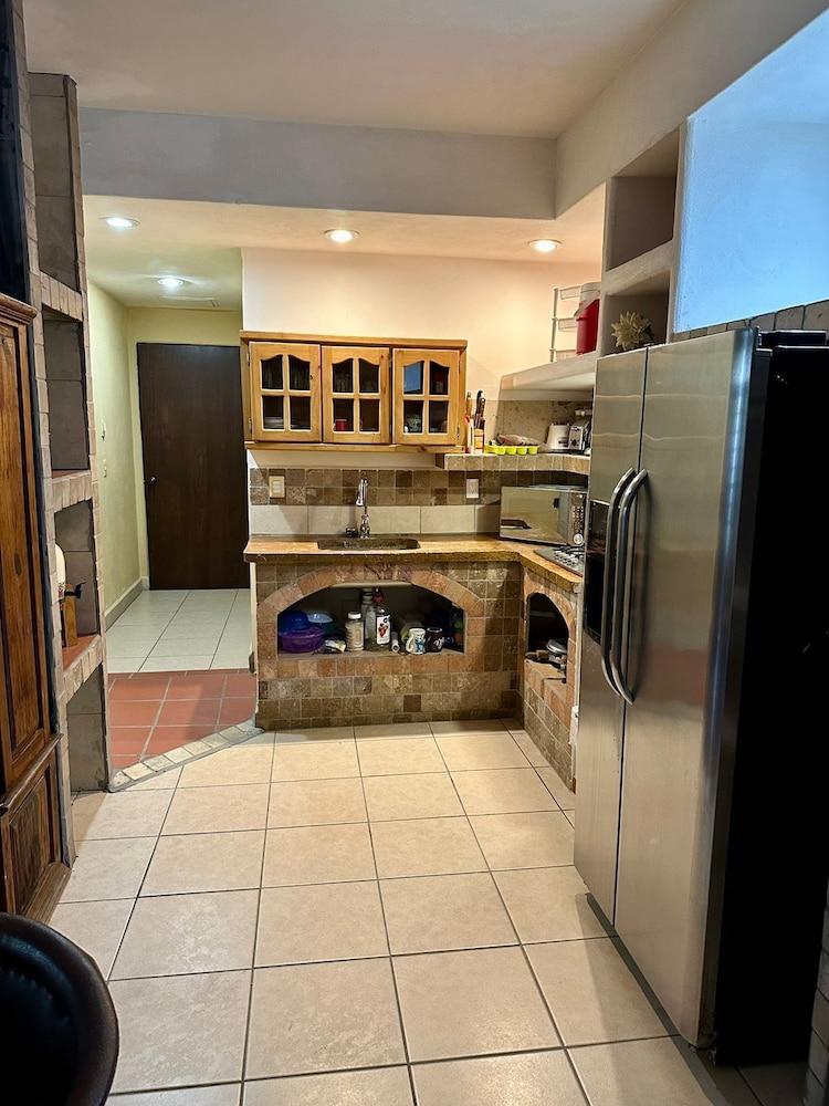 2Bedroom Suite with Kitchen 102 photo 3