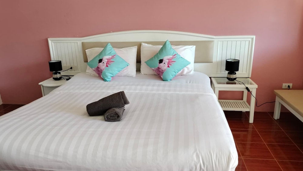 Deluxe Double Room - Pool View