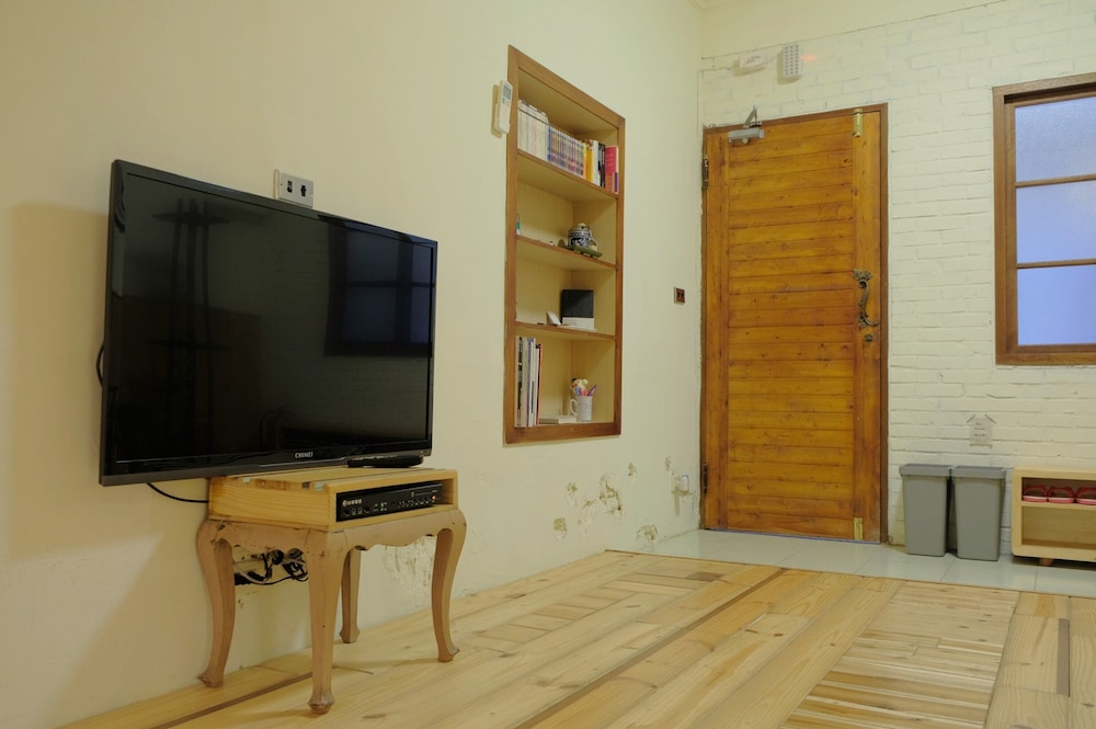 Signature House, 1 Bedroom, Non Smoking, City View photo 3