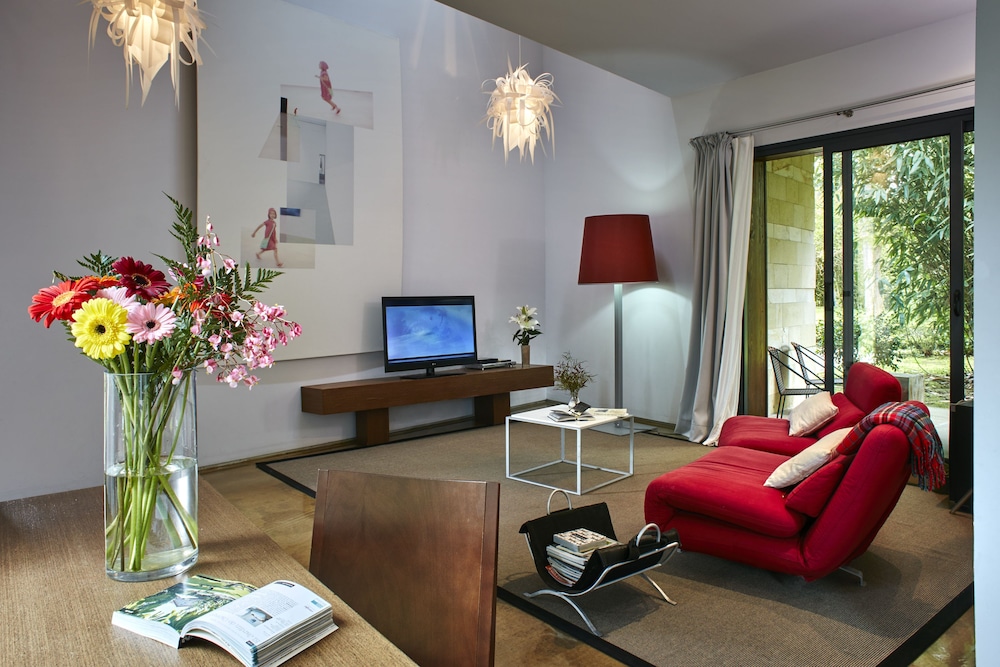 Suite, Garden Area photo 3