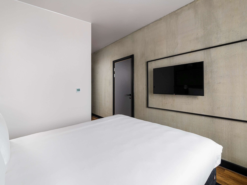 Standard Double Room, Ensuite - Photo 9