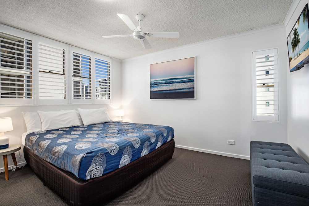 Superior 3 Bedroom Beachfront Apartment photo 2
