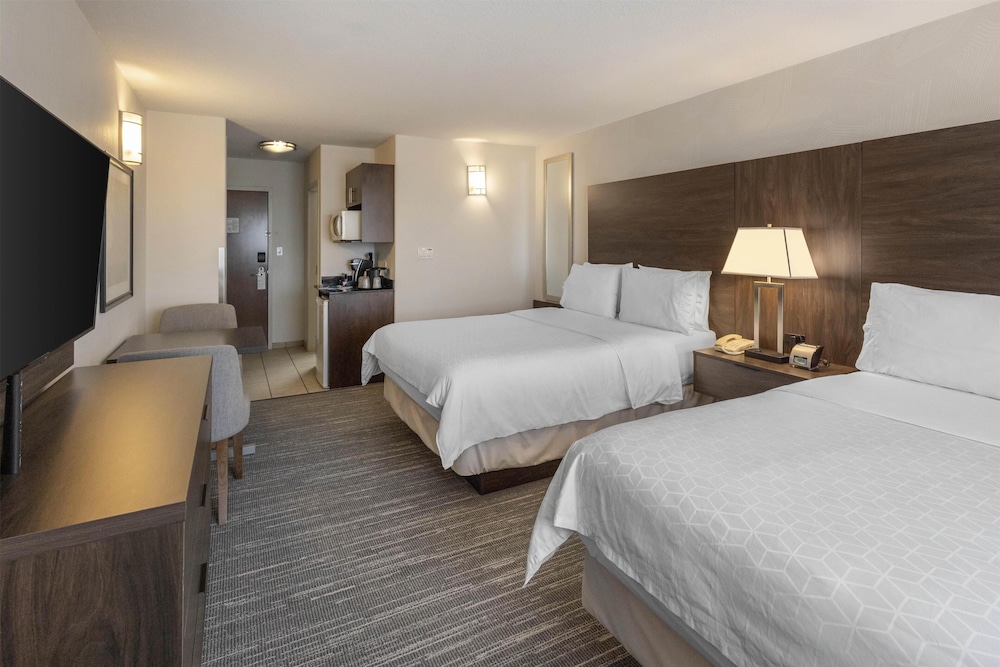 Standard Room, 2 Queen Beds, Non Smoking, Refrigerator & Microwave (Dining Table) - Photo 3