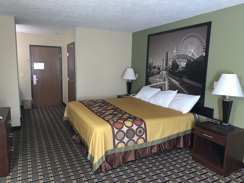 Basic Room, 1 King Bed photo 1