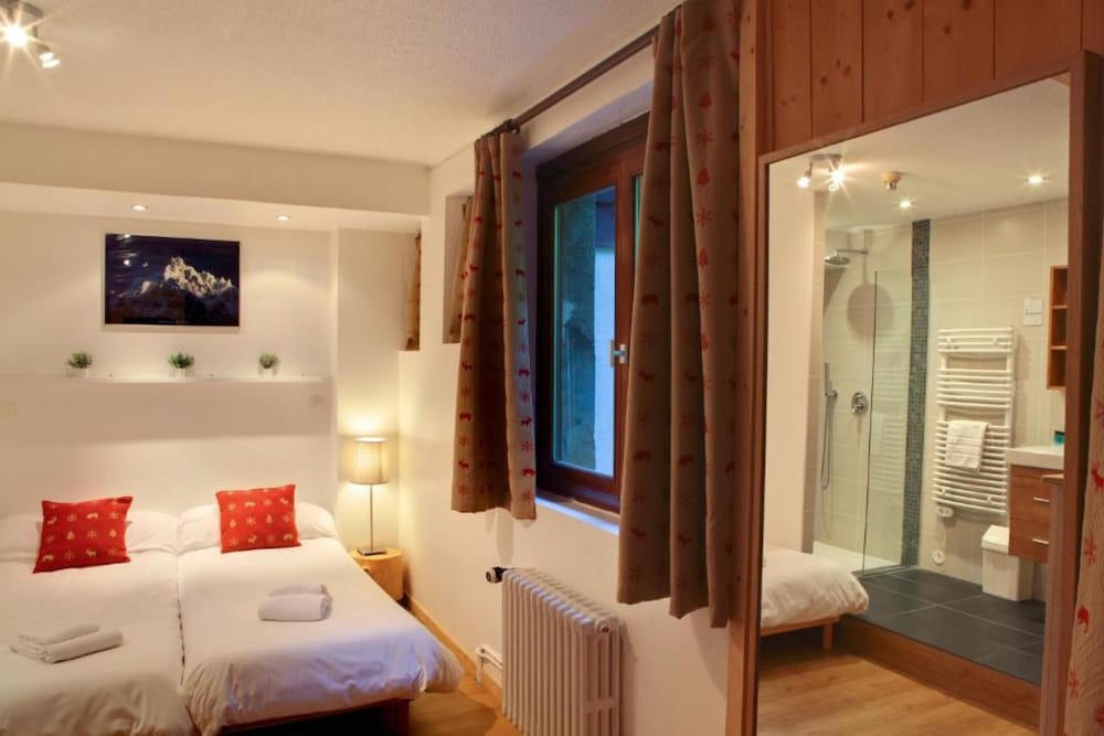 Twin room (forest view) photo 3