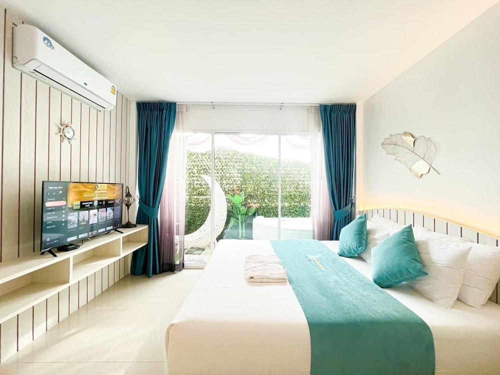 Deluxe Double Room, Garden View photo 3