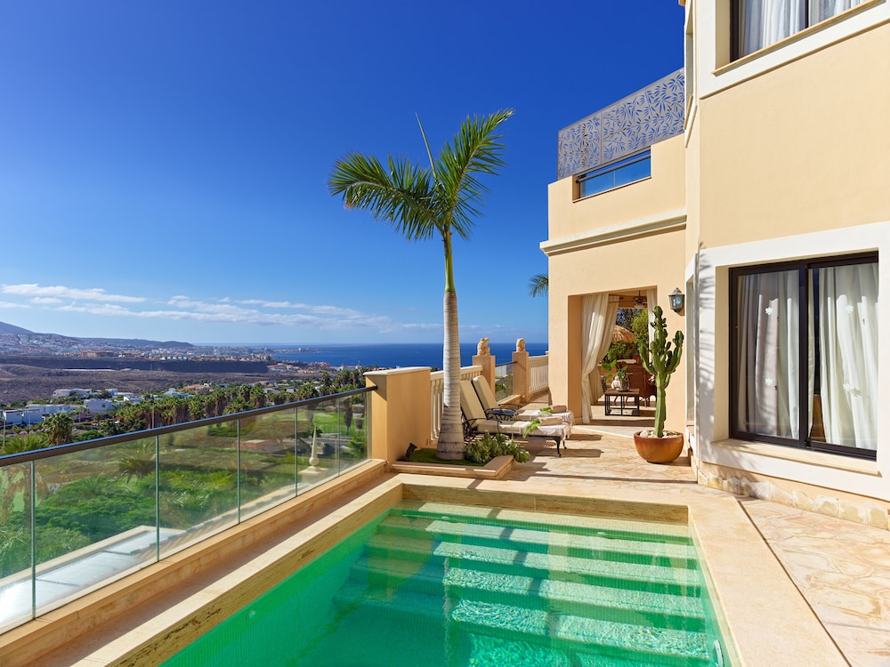 3 bedroom Royal Villa (with private heated pool)