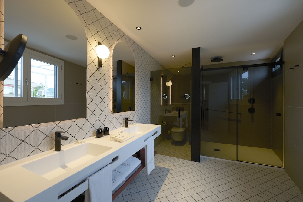 Junior Suite, Private Pool, City View (Panoramic View, Deluxe) thumbnail 5