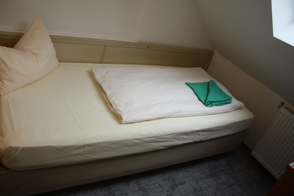 Basic Single Room, Shared Bathroom