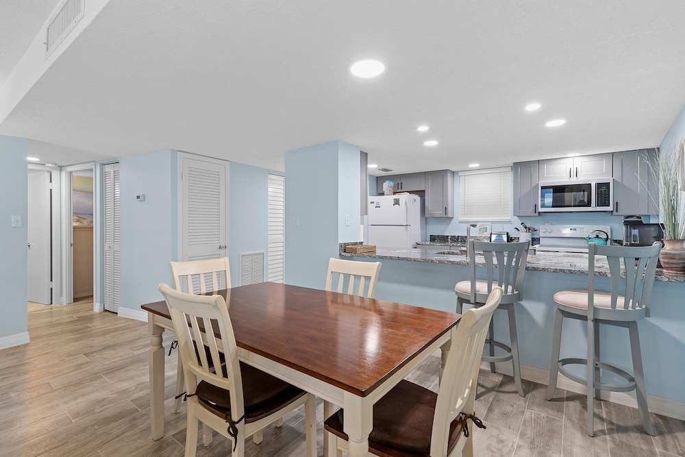 Condo, Multiple Beds (Coronado Towers 703)