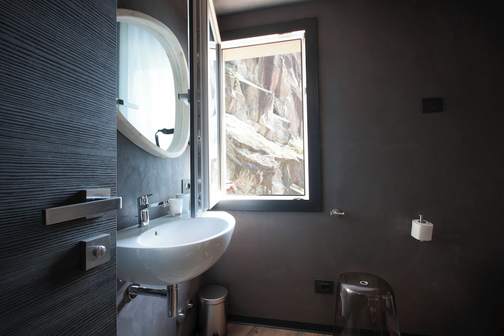 Quadruple Room - Photo 10