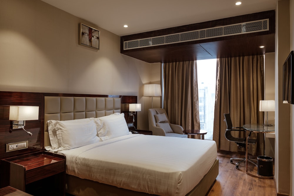 Executive Room - Photo 1