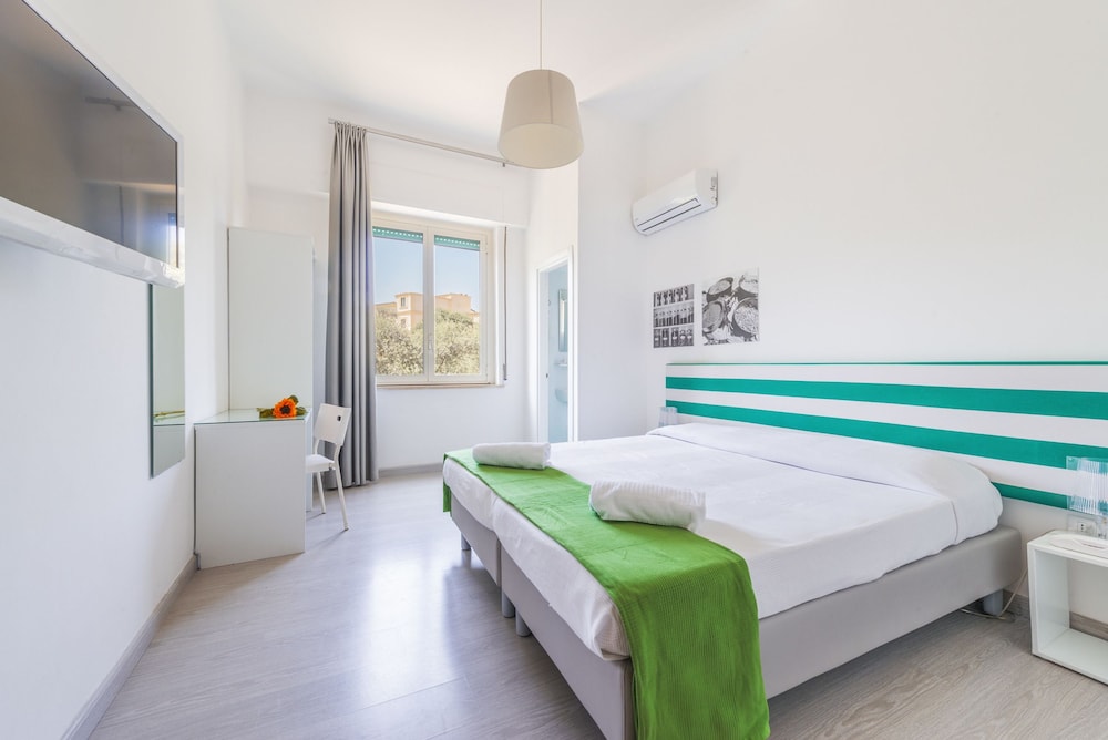 Standard Double Room, 1 Bedroom, Garden View - Photo 4