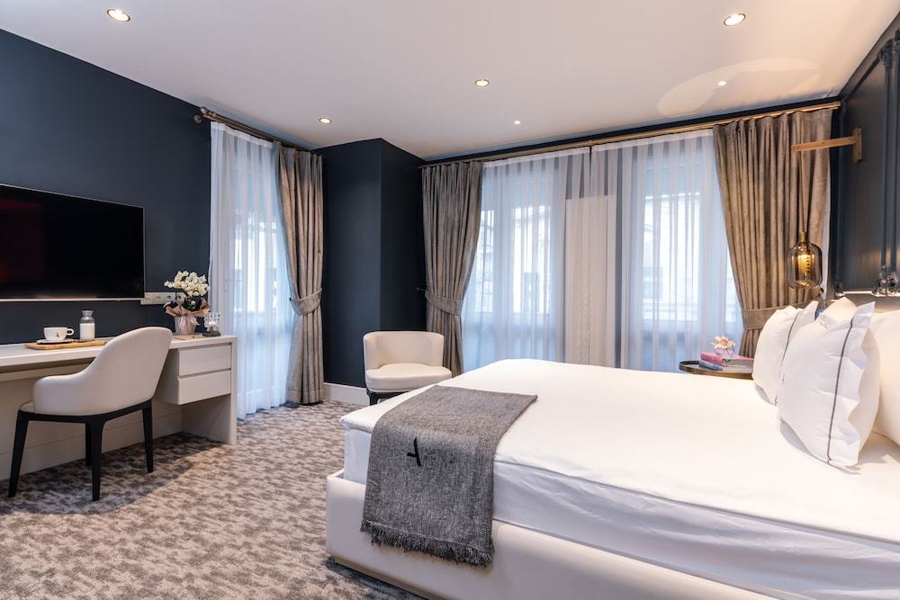 Premier Suite, 2 Bedrooms, City View photo 1