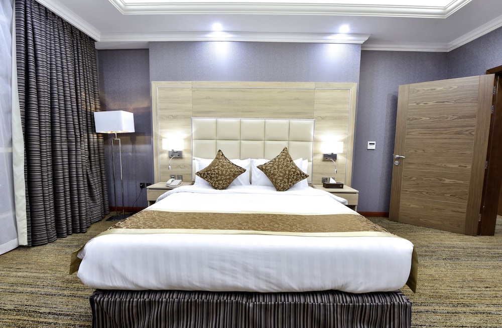 Executive Suite, 1 King Bed - Photo 6