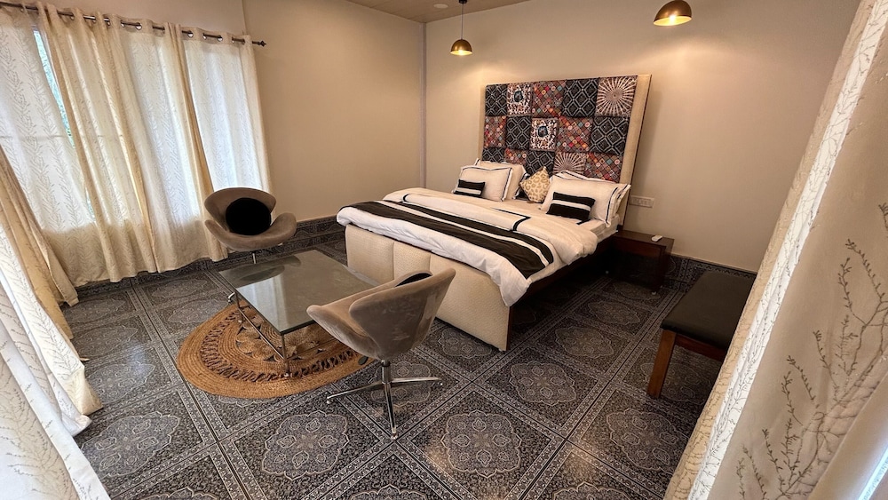 Luxury Villa, Multiple Bedrooms, Private Pool, River View photo 2