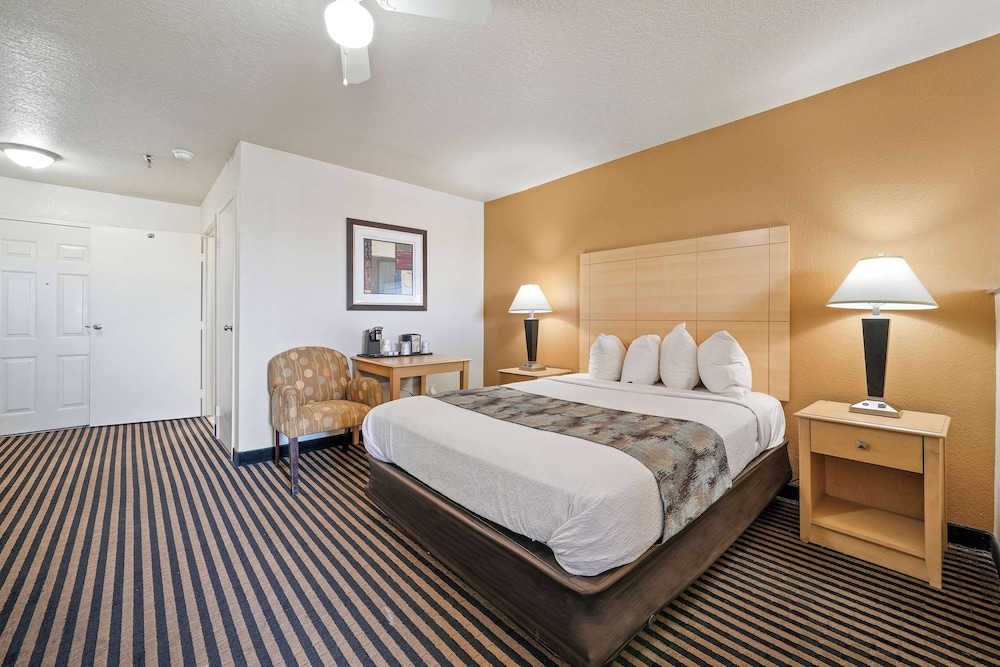 Standard Room, 2 Queen Beds, Accessible, Refrigerator & Microwave - Photo 2