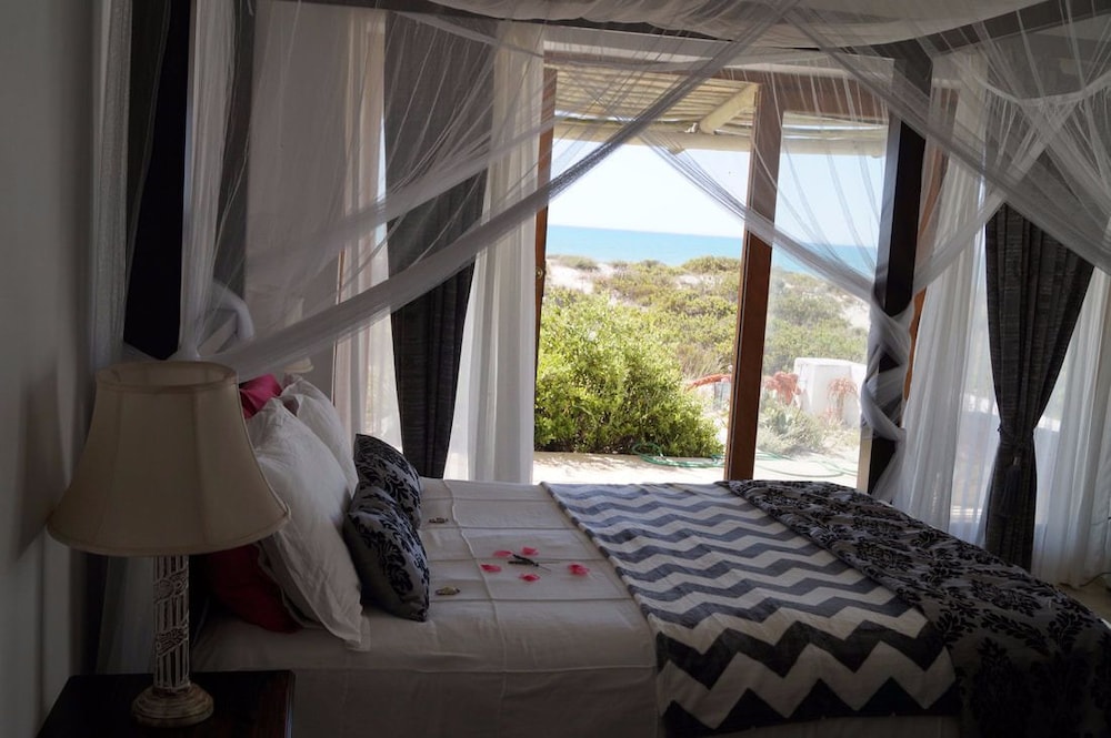 Beach House photo 1