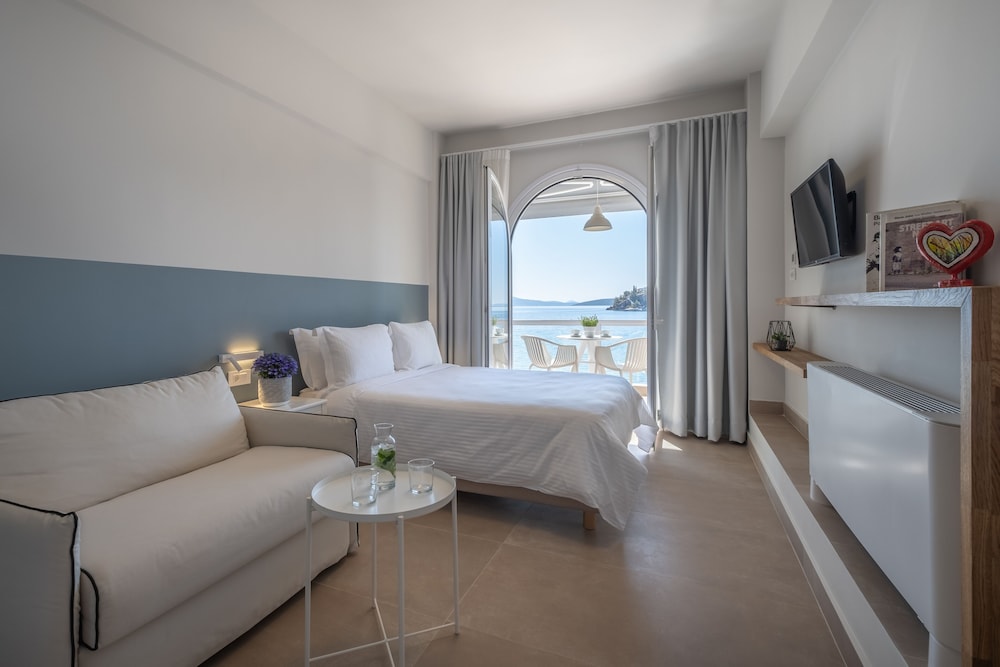 Standard Apartment, 2 Bedrooms, Balcony, Sea View photo 1