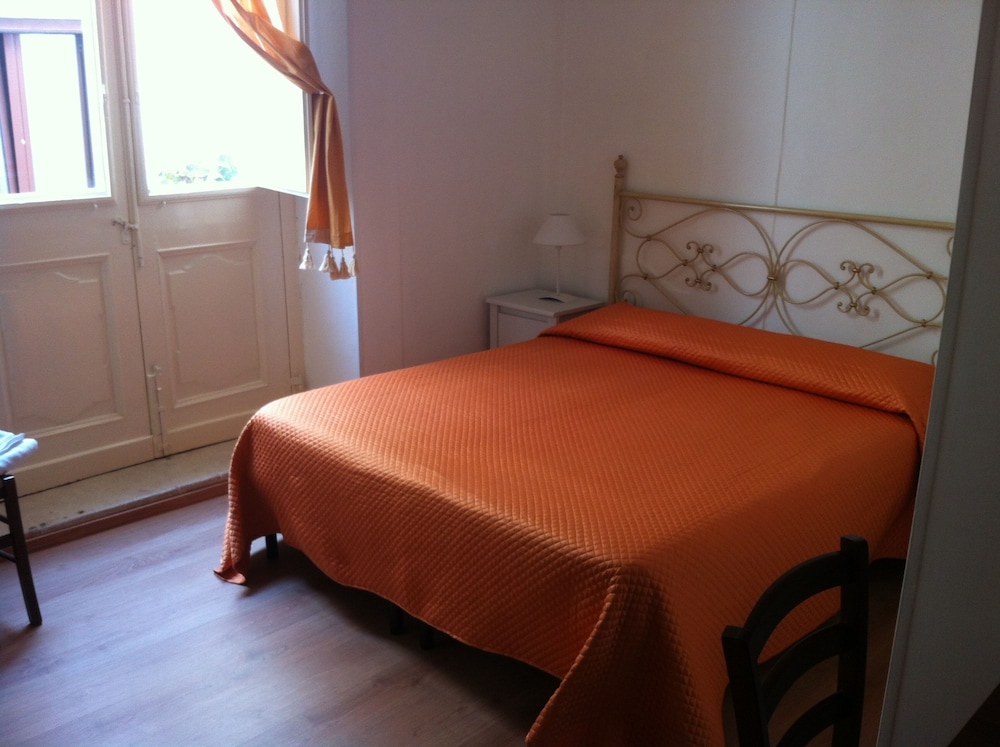 Comfort Room (Stella)