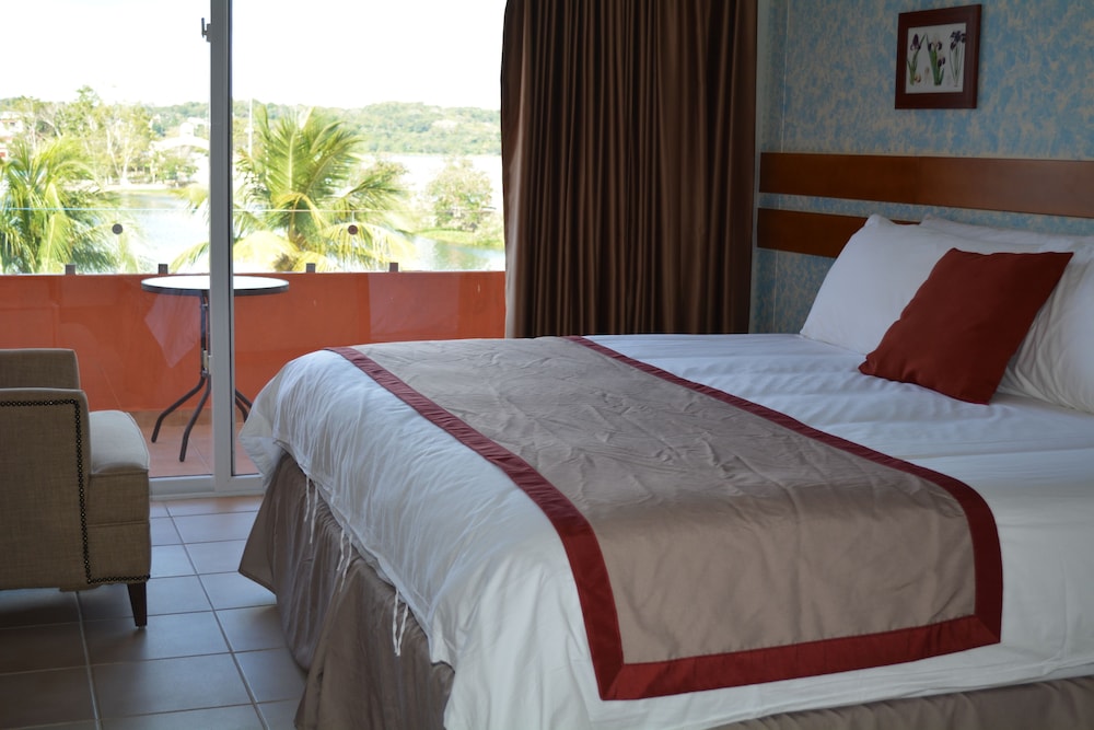 Deluxe Double Room Single Use, 1 Bedroom - Photo 1