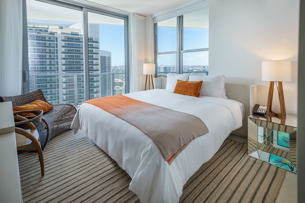 Panoramic Condo, 2 Bedrooms, Ocean View, Beachside
