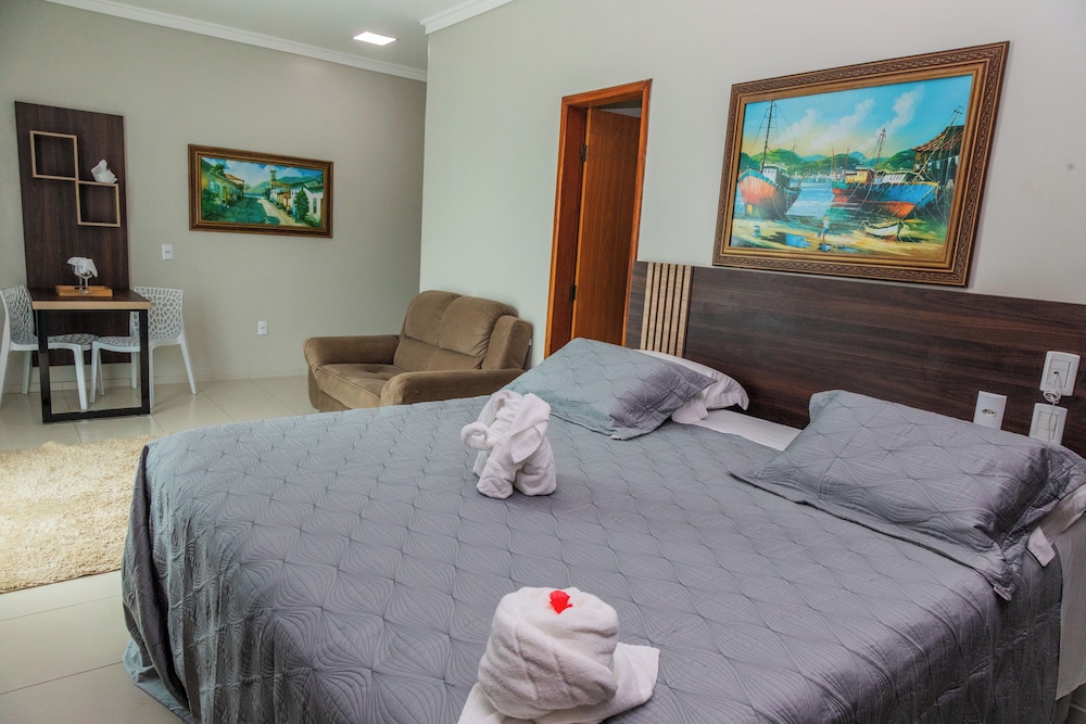 Deluxe Double Room, 1 Queen Bed, Non Smoking, City View photo 2