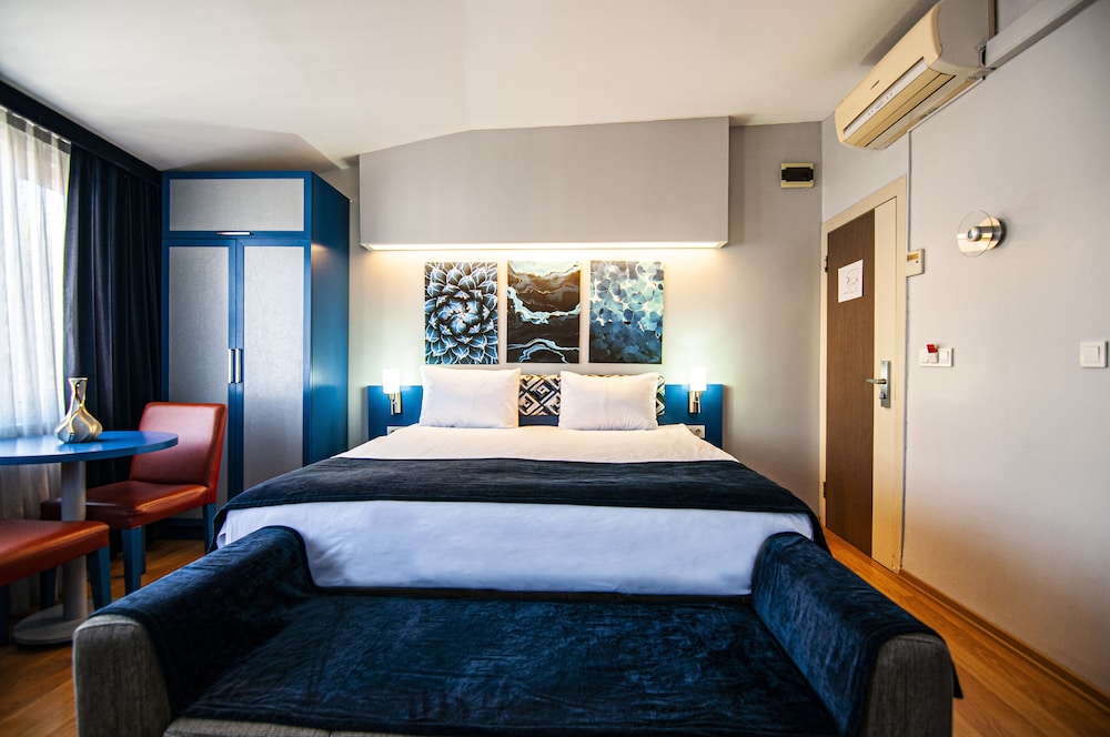 Deluxe Double Room, 1 King Bed photo 3