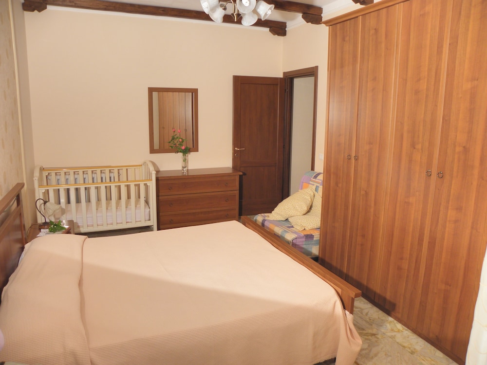 Apartment, 2 Bedrooms, Annex Building (Vite - 300 meters from main building) photo 3