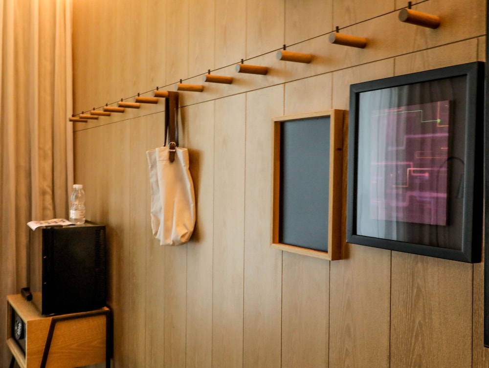 Standard Room, 2 Twin Beds, City View - Photo 7