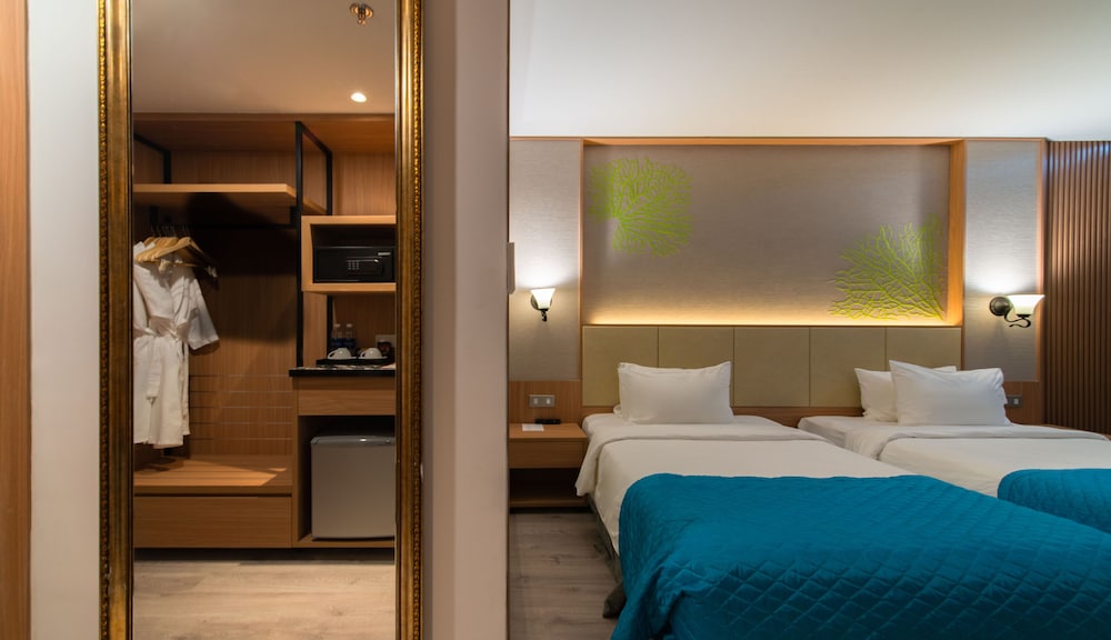 Deluxe Twin Room, Ocean View - Photo 4