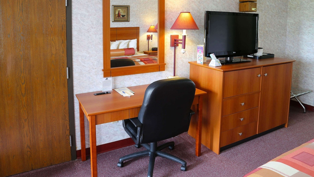 Room, 1 King Bed, Non Smoking, Allergy Friendly - Photo 7