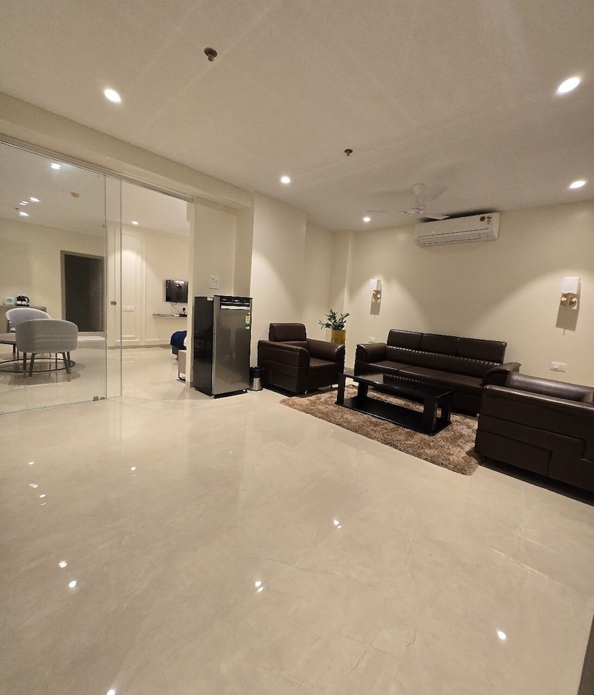 Luxury Suite