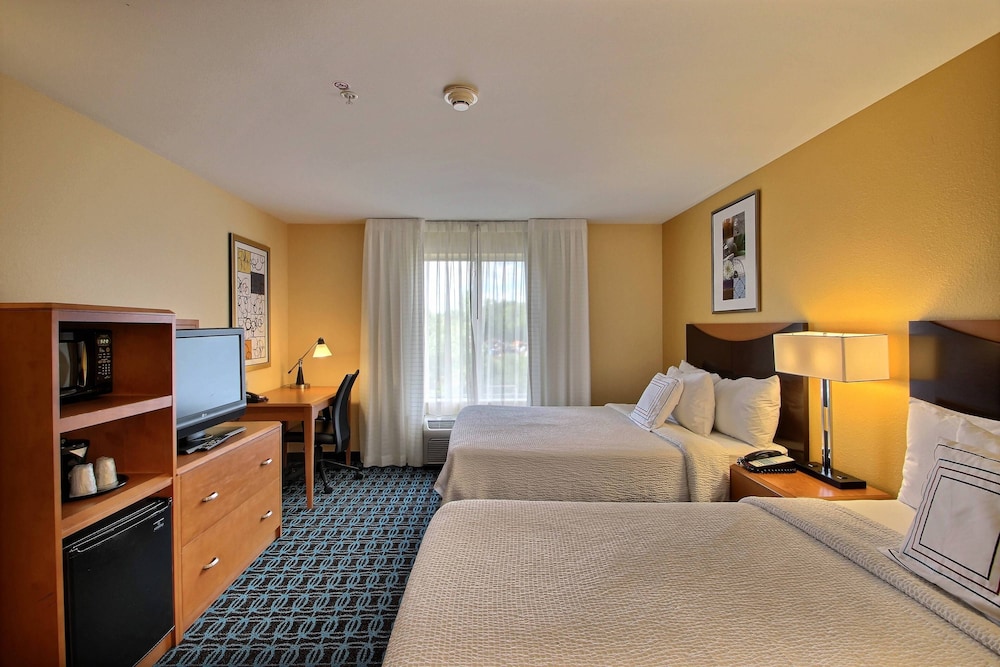 Room, 2 Queen Beds (Hearing Accessible) - Photo 1