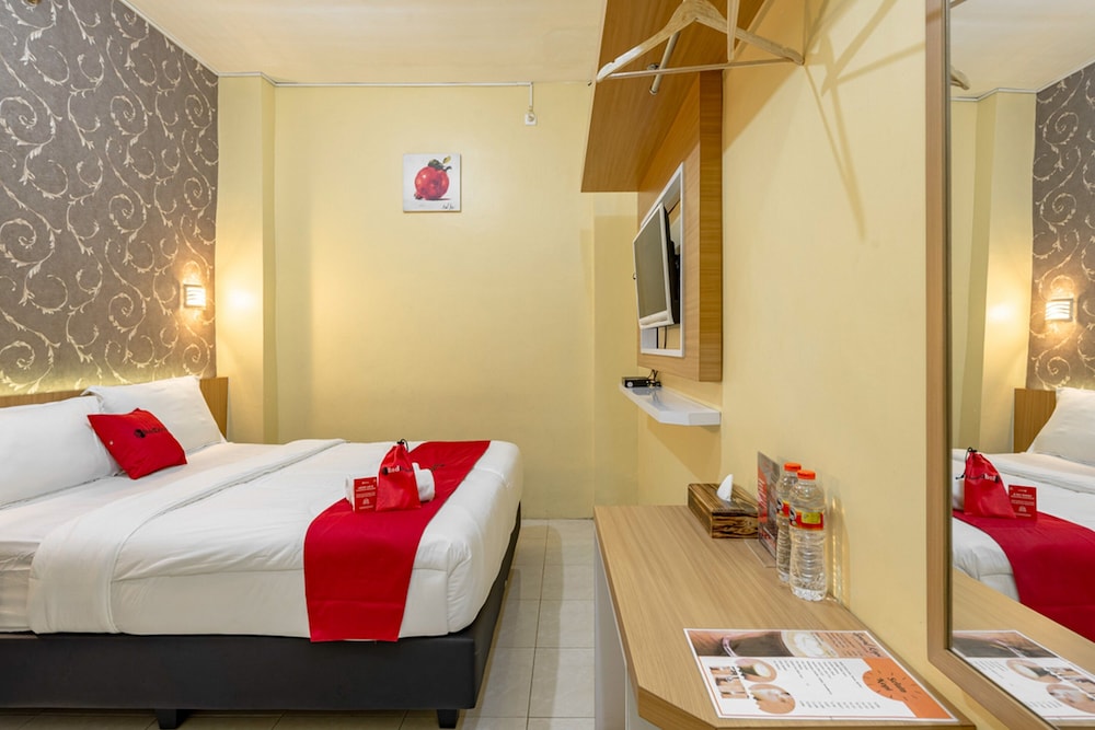 Premium Double Room (Reddoorz) photo 3