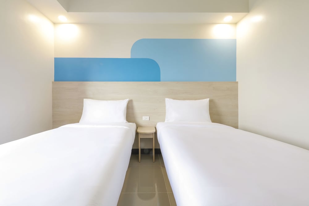 Standard Twin Room - Photo 5