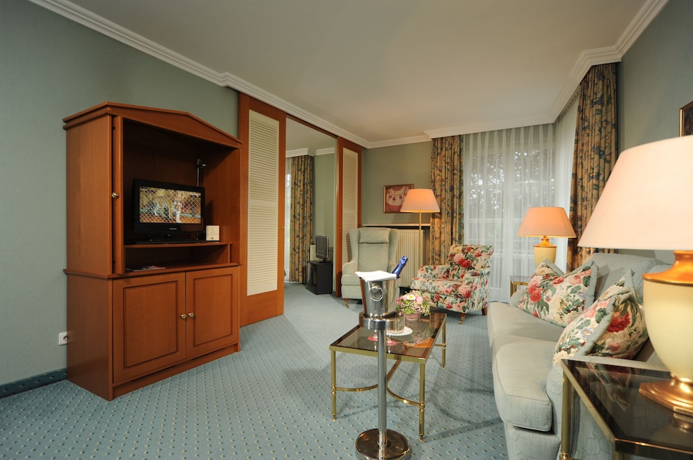 Comfort Suite photo 2