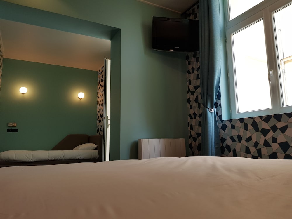 Deluxe Room - Photo 2