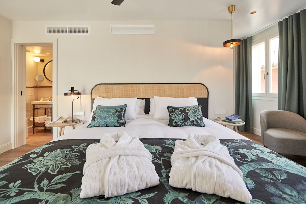 Superior Room - Photo 3