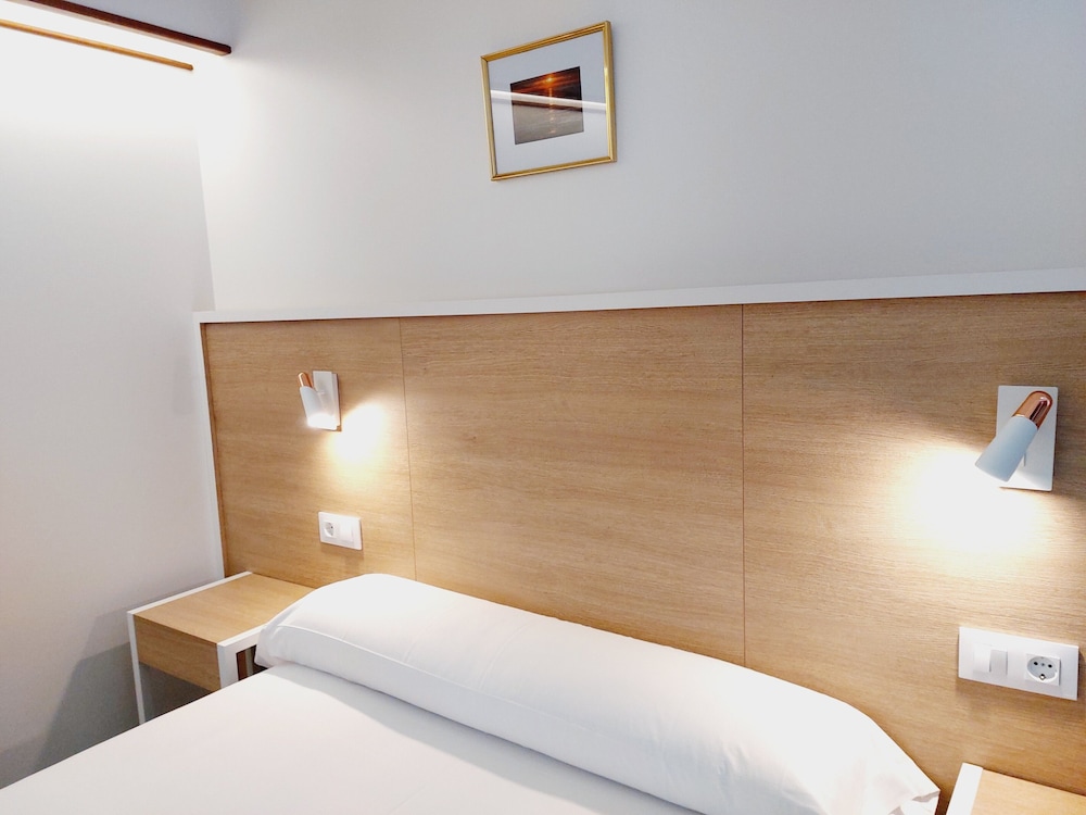 Standard Room - Photo 9