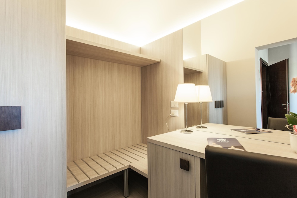 Superior Triple Room, 1 Bedroom, Accessible, Refrigerator