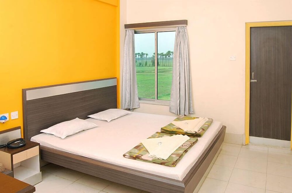 Deluxe Double Room, 1 Bedroom, Smoking, Garden View